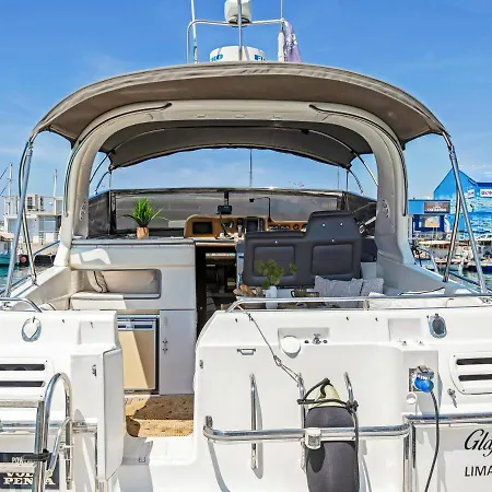 펜션 Boat Glafkos - Charming 2 Bdr Boat *